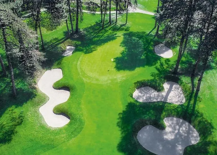 Проживание в семье J&j House Castelmarte