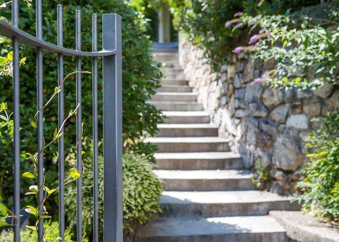 Проживание в семье J&j House