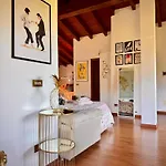 J&j House Castelmarte