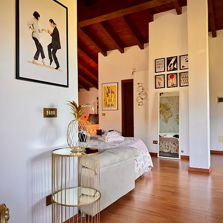 J&j House Castelmarte