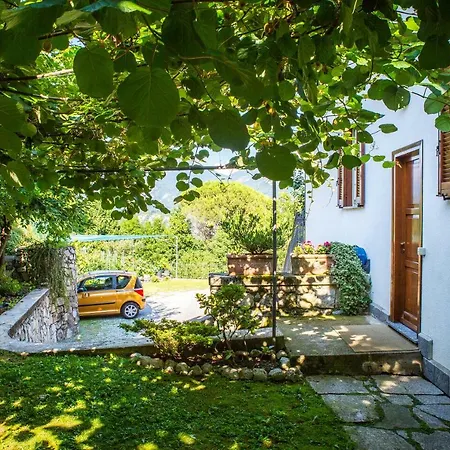 J&j House Privatunterkunft Castelmarte