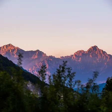 J&j House Castelmarte