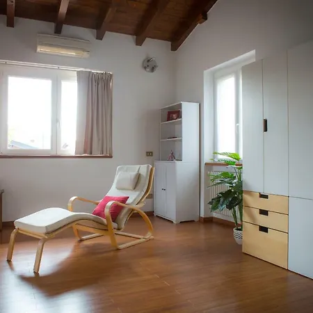 J&j House Homestay Castelmarte