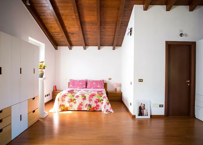 J&j House Habitación en casa particular Castelmarte